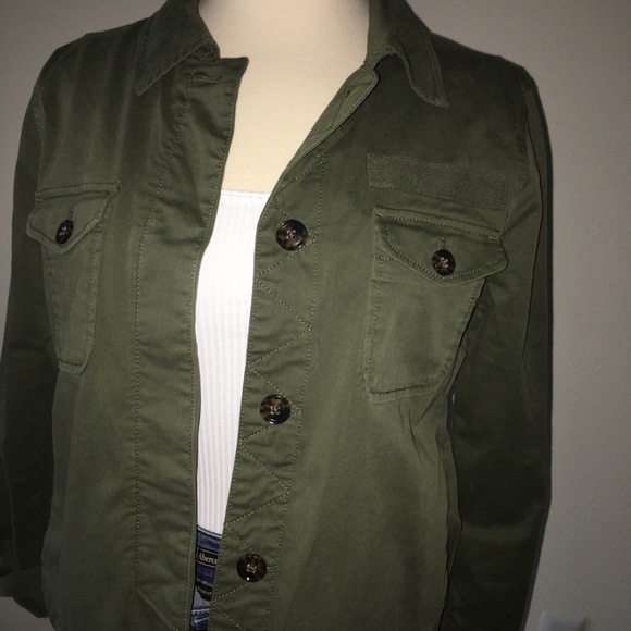 Banana Republic Cropped Utility Shirt Jacket - Picture 6 of 7